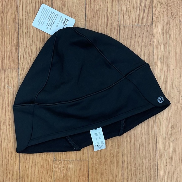 LULULEMON Women’s Run For It All Beanie in Black - One Size - New With Tags - Picture 2 of 5